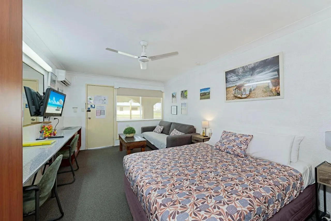 *** Motel Bundaberg Coral Villa Motor Inn Australia